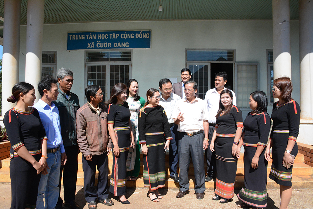 Kinh nghiệm nâng cao năng lực lãnh đạo của chi bộ thôn, buôn ở Đắc Lắc